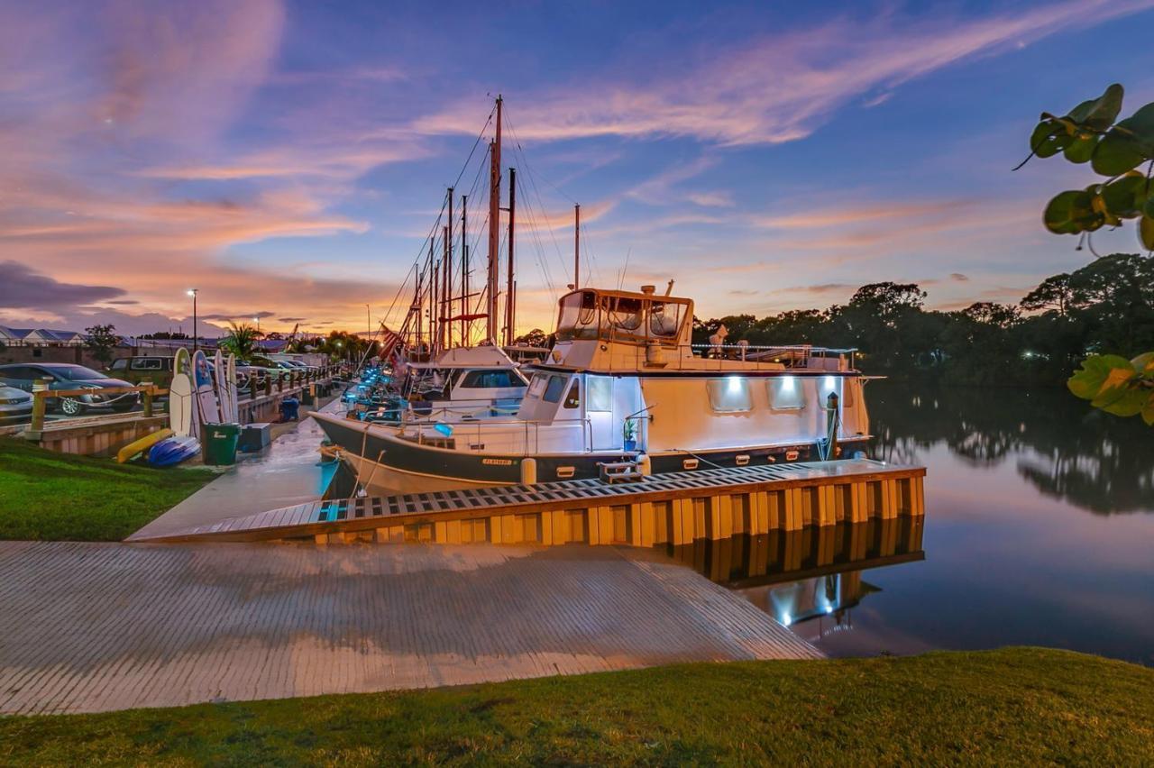 Cape Crossing Resort & Marina Merritt Island Exterior photo