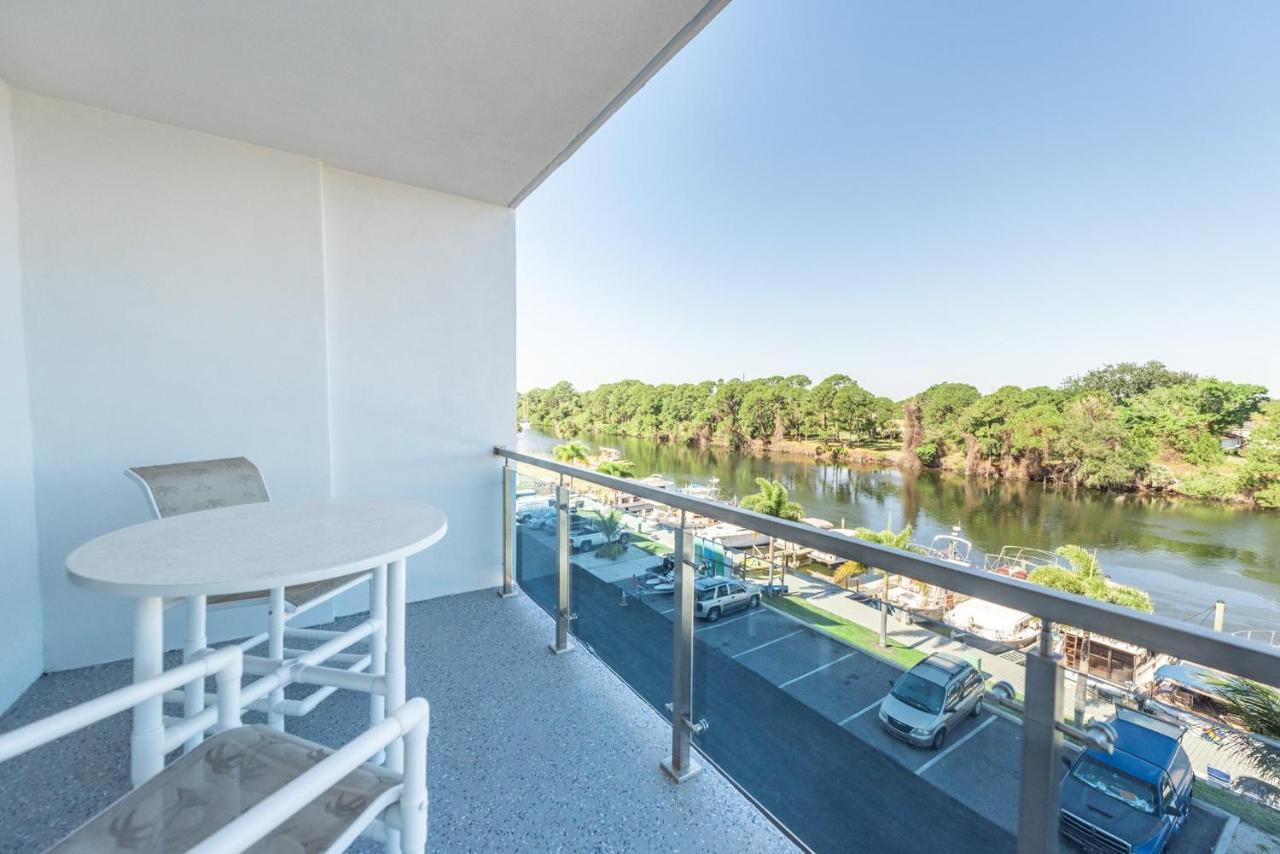 Cape Crossing Resort & Marina Merritt Island Exterior photo